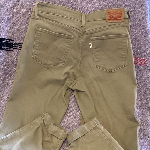 Levi’s cropped mid rise skinny-SZ 30-15” waist-6” rise-23” inseam-Tan - Picture 2 of 4